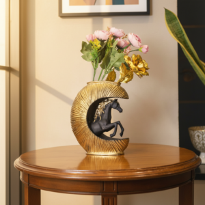 C DESIGN HORSE PLANTER